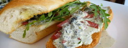 горячий бутерброд с колбасой и сметанным соусом. Шаг 5