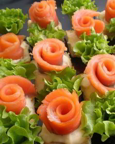 Маленькие закусочные бутерброды