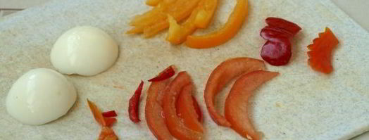 праздничные бутерброды курочка и петушок. Шаг 5