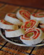 Рулеты — бутерброды с красной рыбой