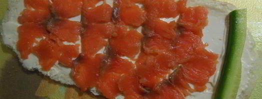 рулеты — бутерброды с красной рыбой. Шаг 4