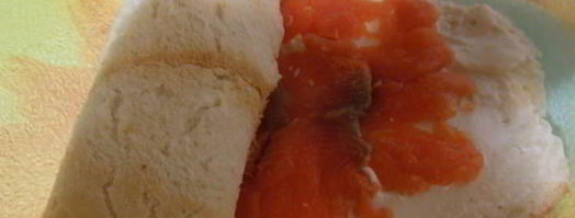 рулеты — бутерброды с красной рыбой. Шаг 5