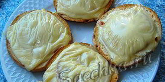 Самые простые горячие бутерброды с сыром