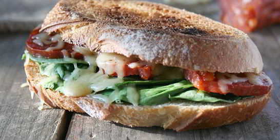 Улетные бутерброды с колбасой и сыром