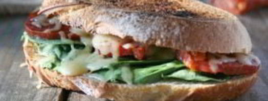 улетные бутерброды с колбасой и сыром. Шаг 3