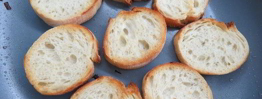 закусочные бутерброды с луком и яйцами. Шаг 3