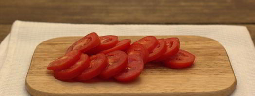 запеченный бутерброд с помидором и моцареллой. Шаг 3