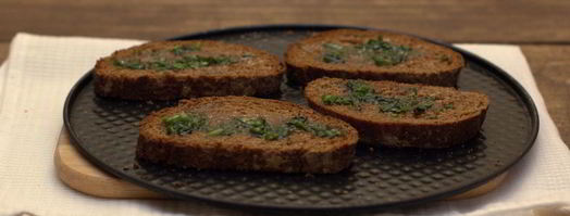 запеченный бутерброд с помидором и моцареллой. Шаг 6