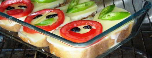 запеченные бутерброды с йогуртом и помидорами. Шаг 4