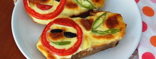 запеченные бутерброды с йогуртом и помидорами. Шаг 5