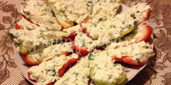 Фаршированные сыром перчики