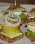 Канапе с селедкой