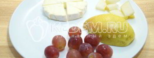 канапе с сыром и виноградом. Шаг 2