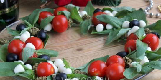 Капрезе Новогодний венок