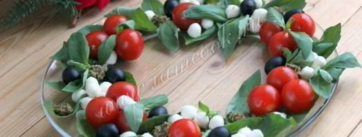 капрезе новогодний венок. Шаг 12