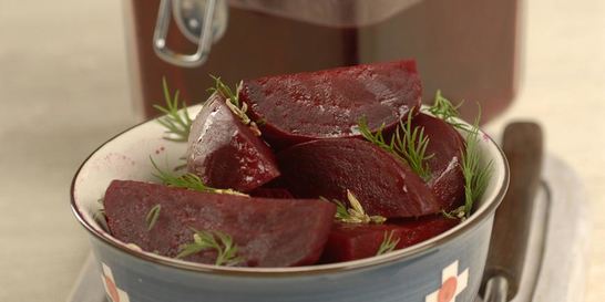Маринованная молодая свекла