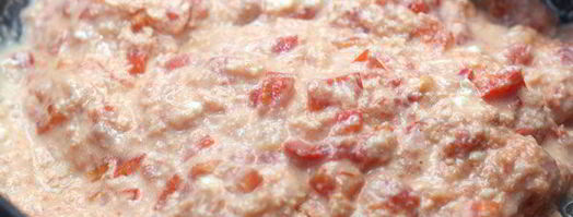 миш-маш из поджаренных яиц, брынзы, свежего перца и специй. Шаг 7