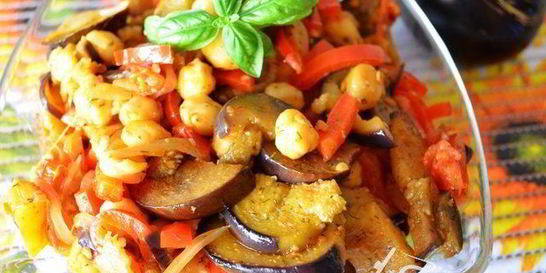 Нут с баклажанами