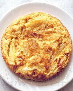 Банановый омлет с хлебом и сыром