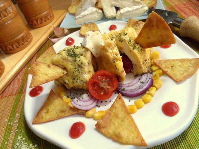 Рецепт быстрого омлета из микроволновки с чипсами