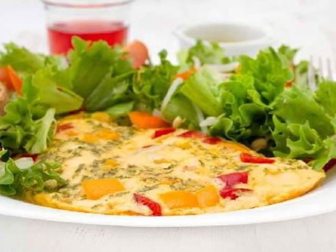 Рецепт быстрого омлета с овощами