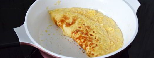 французский омлет с начинкой из сыра и зеленью. Шаг 9