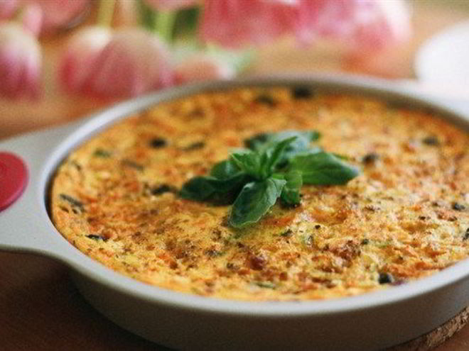 Рецепт фриттаты из кабачков и моркови с оливками