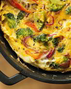 Фриттата с брокколи и сладким перцем