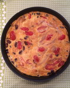 Фриттата с шалотом, помидорами черри и красной фасолью