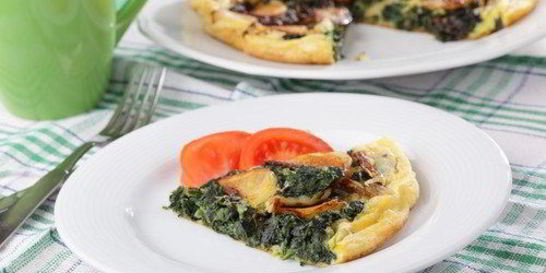 Фриттата со шпинатом, луком и картофелем