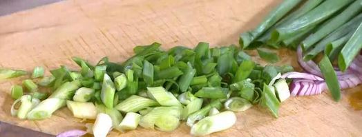 фриттата со сладким перцем, зеленым горошком и фетой. Шаг 2