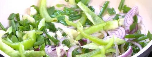 фриттата со сладким перцем, зеленым горошком и фетой. Шаг 6