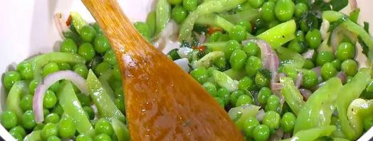 фриттата со сладким перцем, зеленым горошком и фетой. Шаг 8