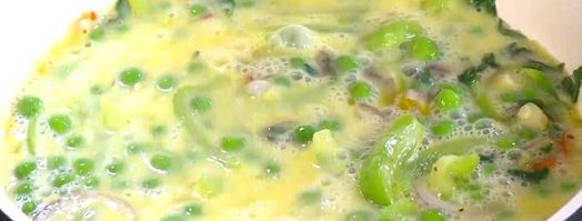 фриттата со сладким перцем, зеленым горошком и фетой. Шаг 9