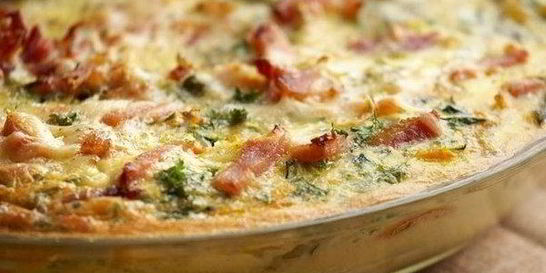 Картофельная фриттата с сыром и ветчиной