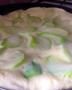 Нежный омлет с кабачками на сковороде