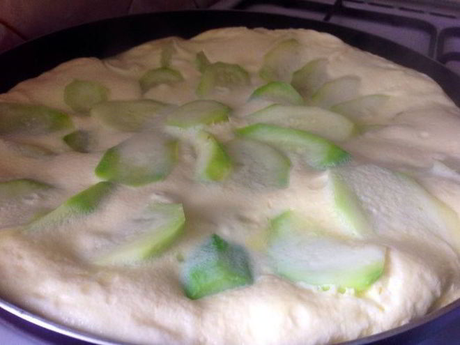 Рецепт нежного омлета с кабачками на сковороде