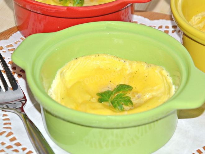 Рецепт нежного омлета в микроволновке за 3 минуты