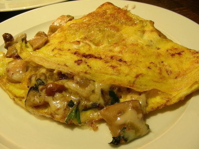 Рецепт омлета с белыми грибами и эстрагоном по-французски