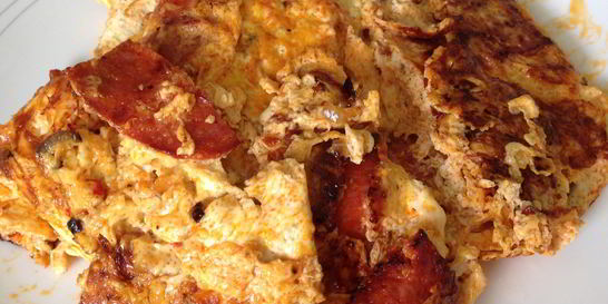 Омлет с чоризо и красным перцем