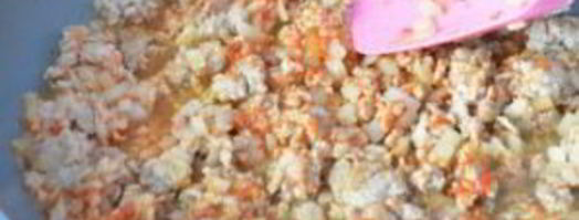 омлет с фаршем на сковороде. Шаг 2