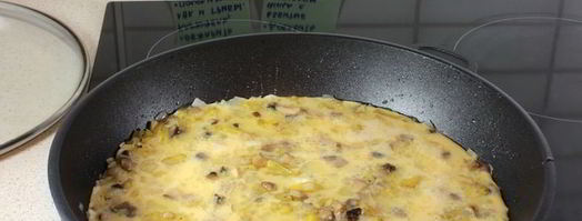 омлет с грибами и картофелем. Шаг 4