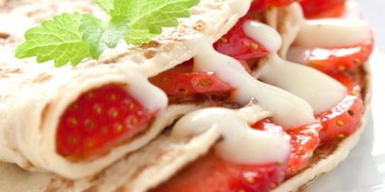 Омлет с клубникой