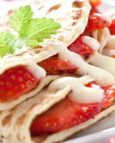 Омлет с клубникой