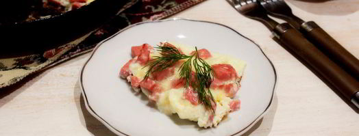 омлет с колбасой на сковороде. Шаг 8