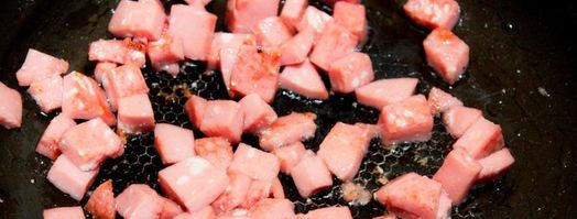 омлет с колбасой. Шаг 6