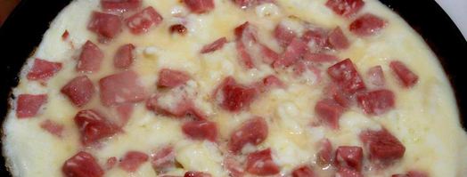 омлет с колбасой. Шаг 7