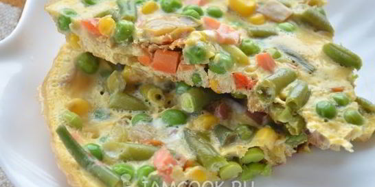 Омлет с мексиканской овощной смесью