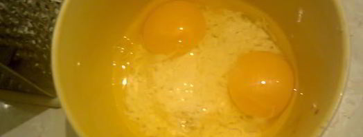 омлет с сыром. Шаг 2