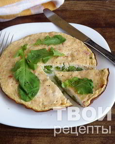 Омлет с томатами и зеленым горошком